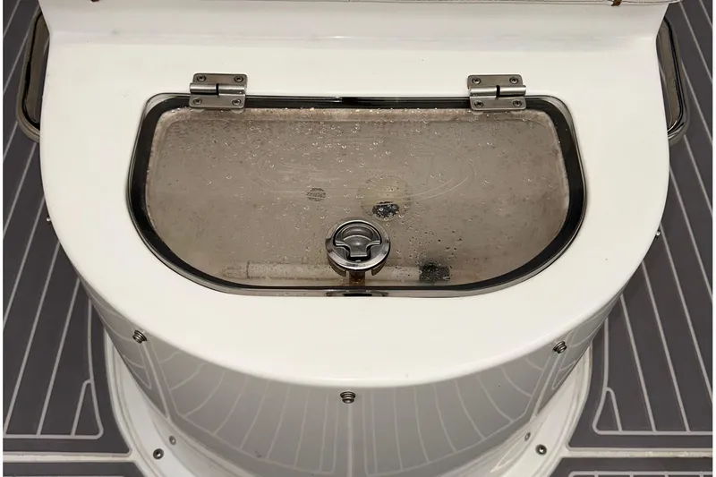  Yacht Photos Pics 2022 Sea Hunt Gamefish 30 Coffin Box, featuring a closed storage compartment.