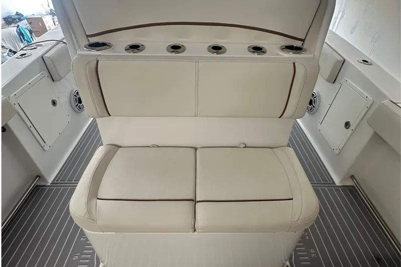  Yacht Photos Pics 2022 Sea Hunt Gamefish 30 Coffin Box interior seating with cup holders and storage.