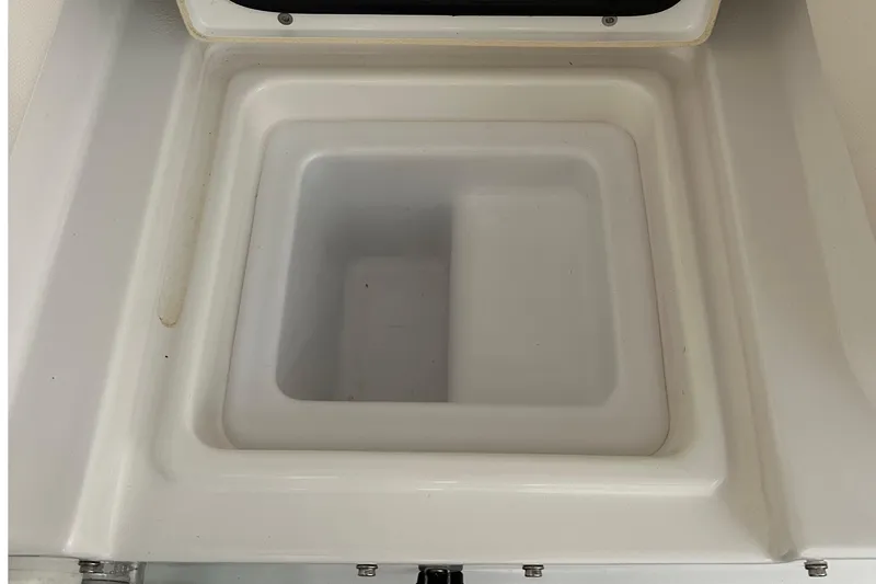  Yacht Photos Pics 2022 Sea Hunt Gamefish 30 Coffin Box interior, white compartment detail.
