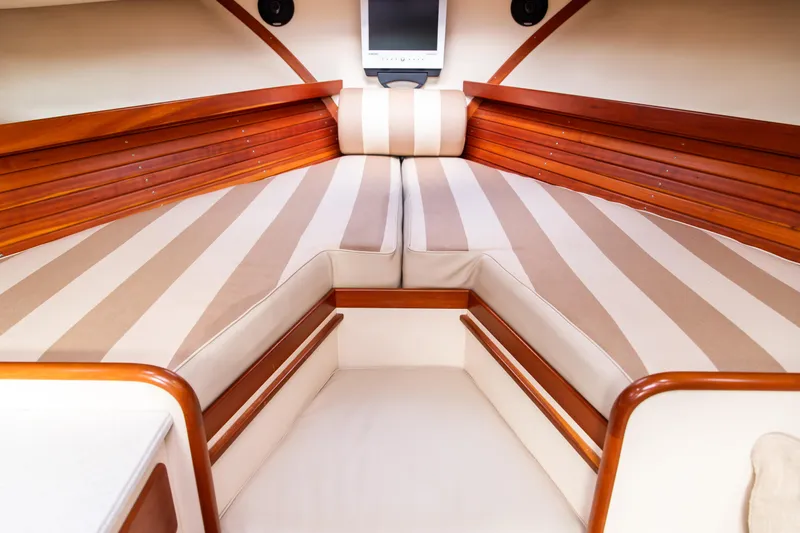 Kemosabe Yacht Photos Pics 