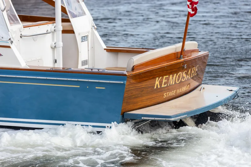 Kemosabe Yacht Photos Pics 