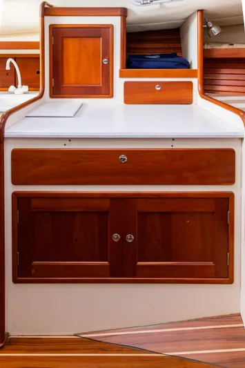 Kemosabe Yacht Photos Pics 