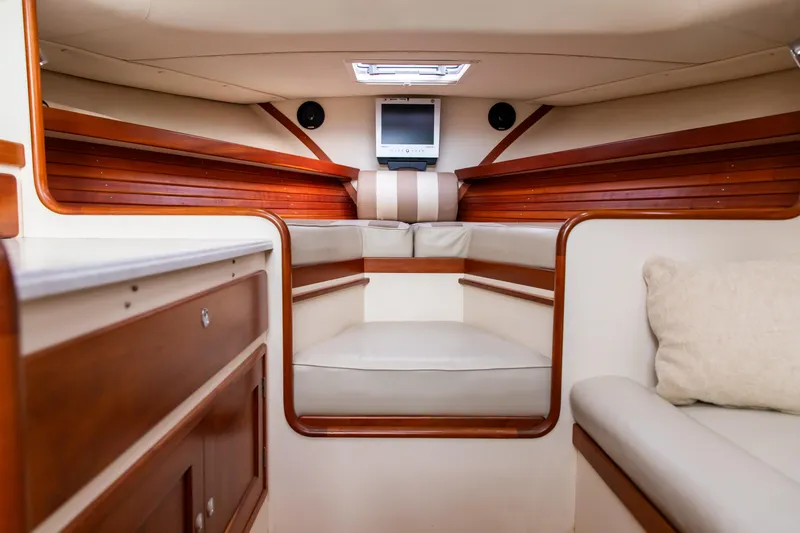 Kemosabe Yacht Photos Pics 