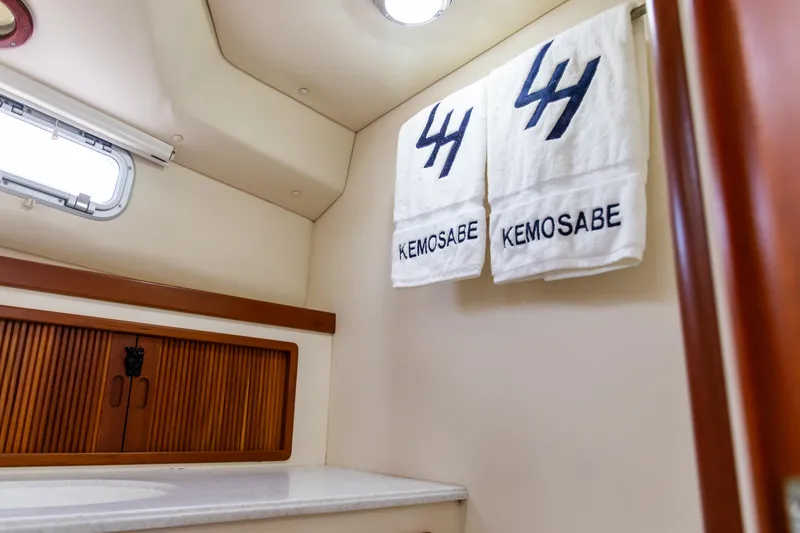 Kemosabe Yacht Photos Pics 