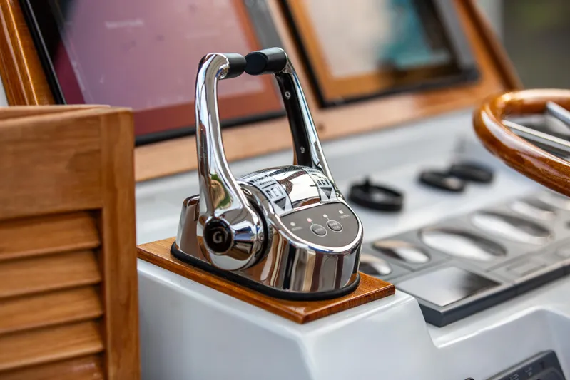 Kemosabe Yacht Photos Pics 