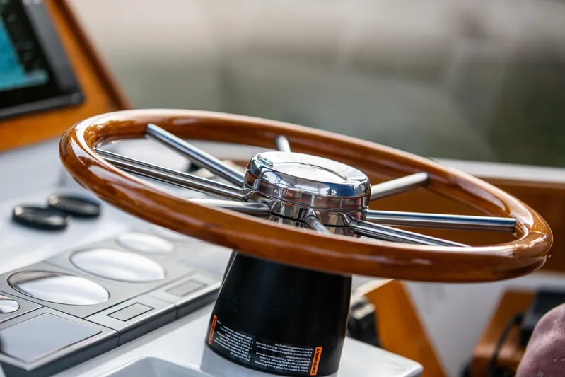 Kemosabe Yacht Photos Pics 