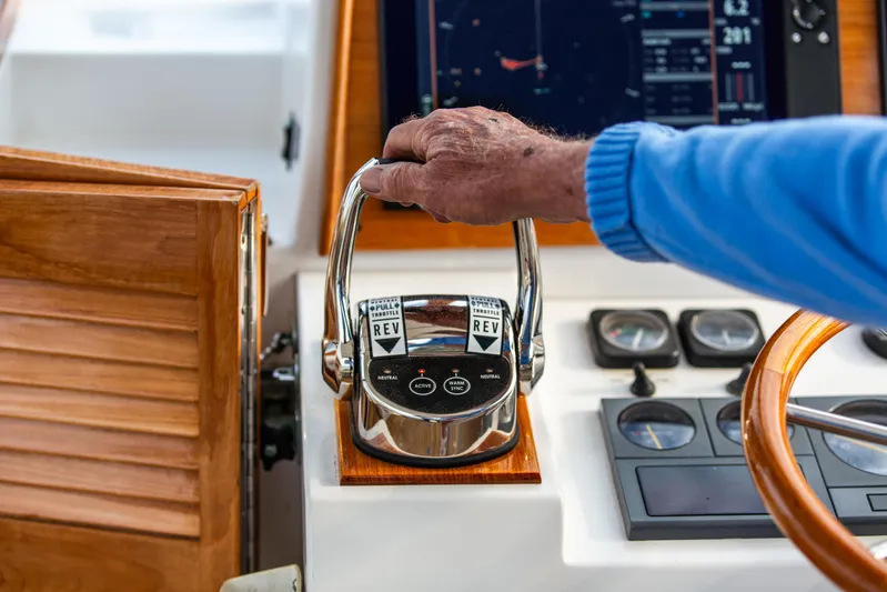 Kemosabe Yacht Photos Pics 