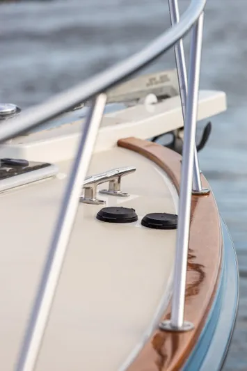 Kemosabe Yacht Photos Pics 