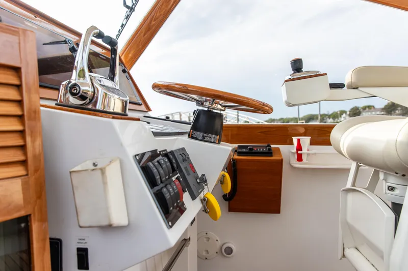 Kemosabe Yacht Photos Pics 