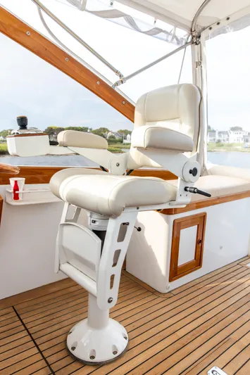 Kemosabe Yacht Photos Pics 