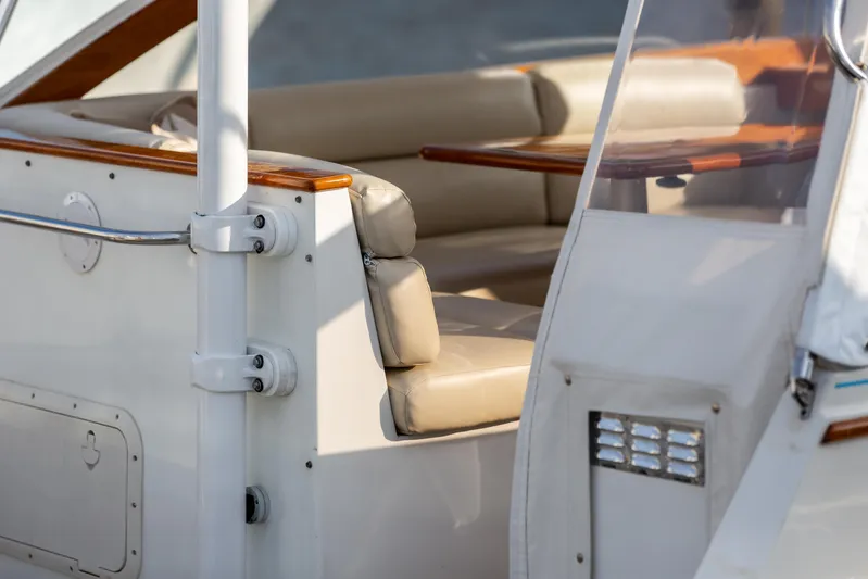 Kemosabe Yacht Photos Pics 