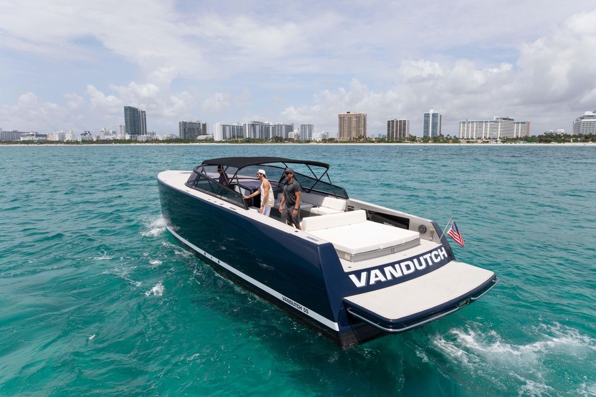 2017 VanDutch 55 