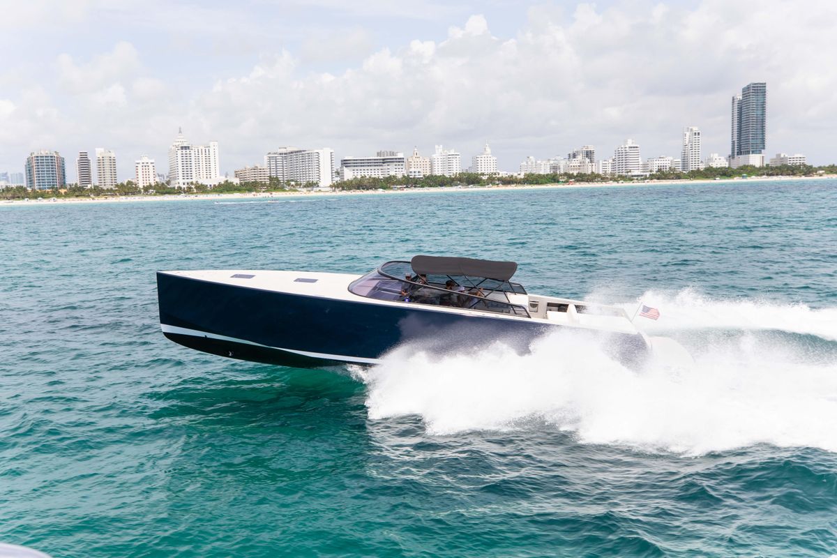 2017 VanDutch 55 