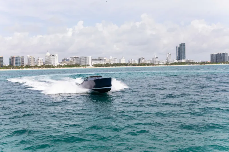 M/y 55 Van Dutch Yacht Photos Pics VanDutch 55 yacht cruising near city skyline, 2017 model.