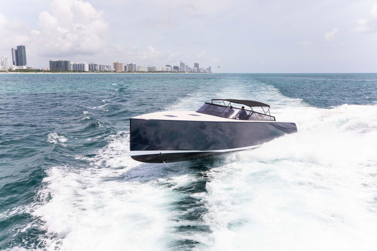 2017 VanDutch 55 