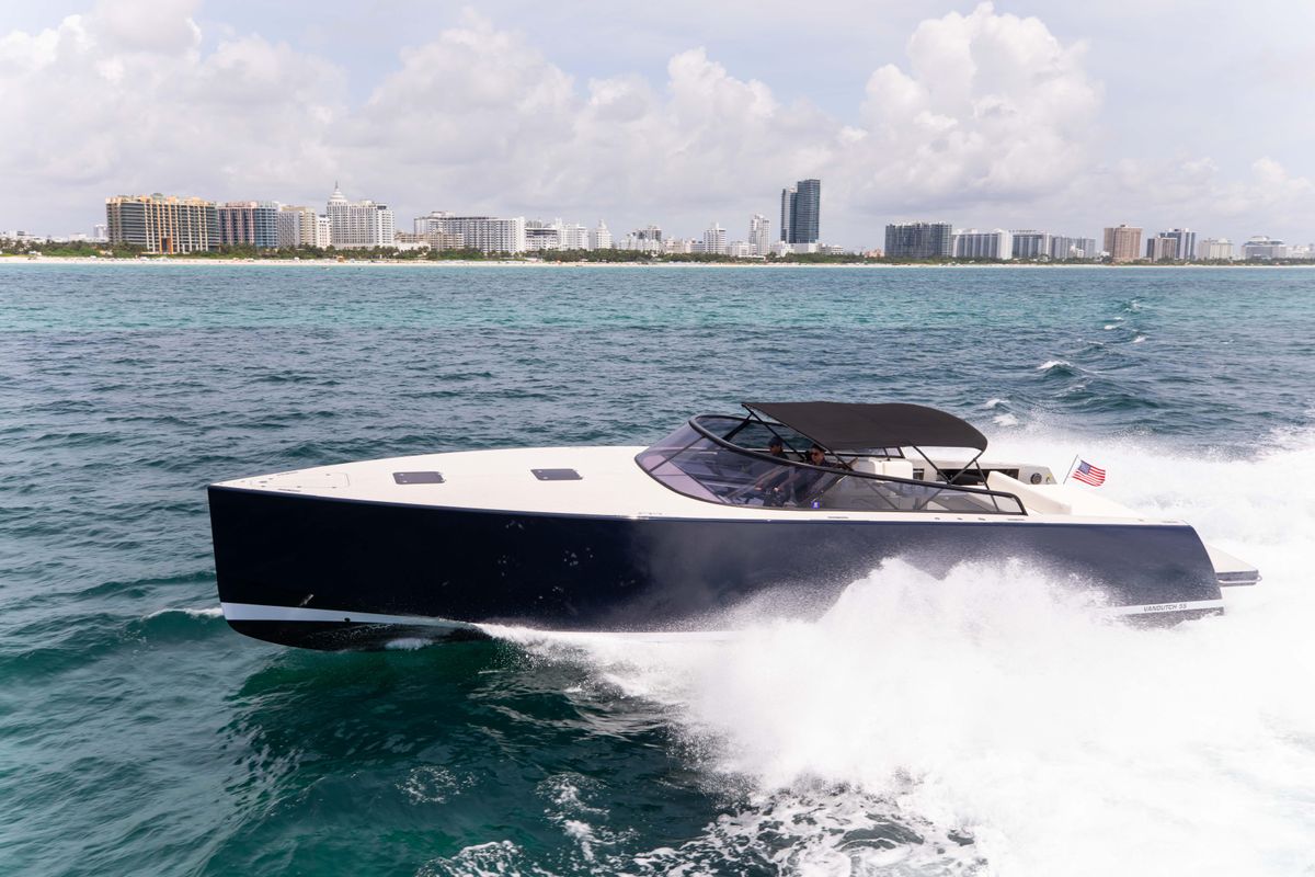 2017 VanDutch 55 