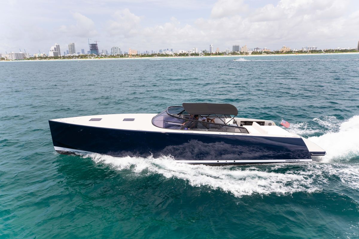 2017 VanDutch 55 