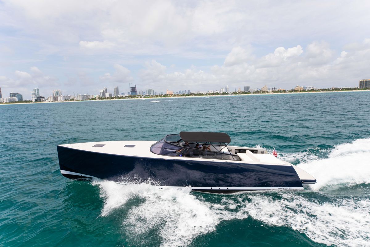 2017 VanDutch 55 