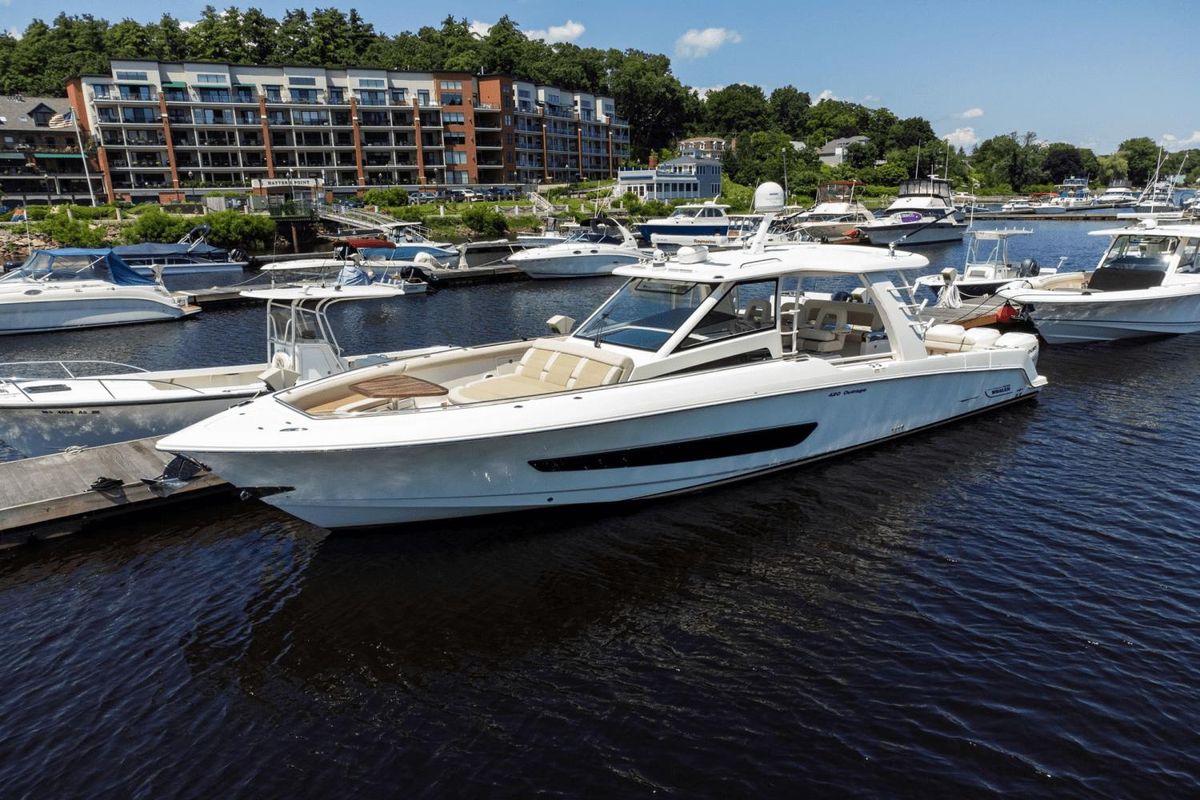 2017 Boston Whaler 42 
