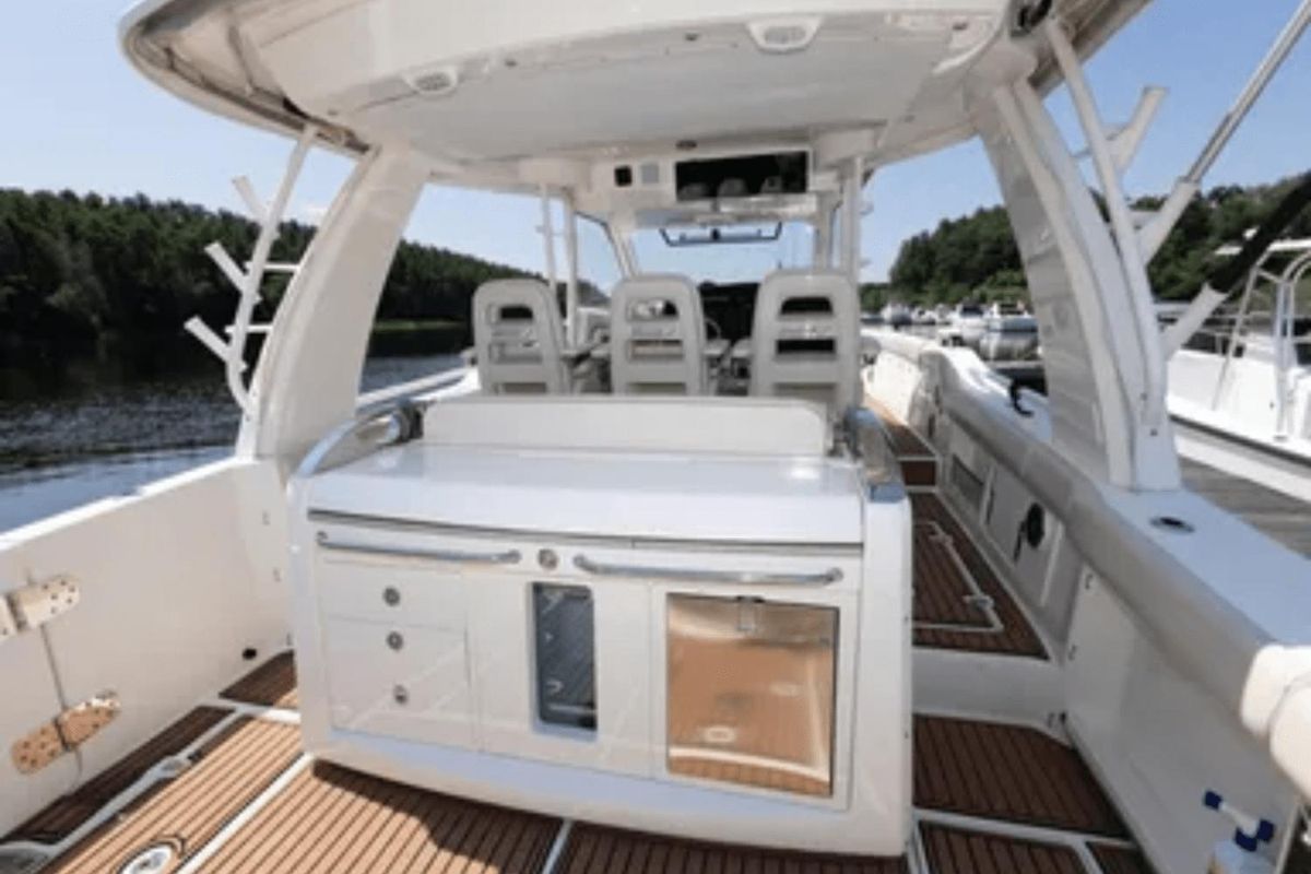 2017 Boston Whaler 42 