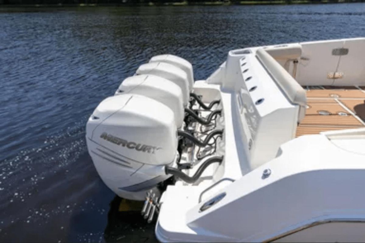 2017 Boston Whaler 42 