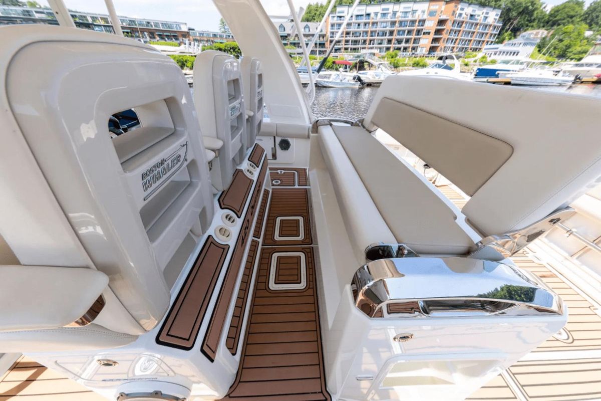 2017 Boston Whaler 42 