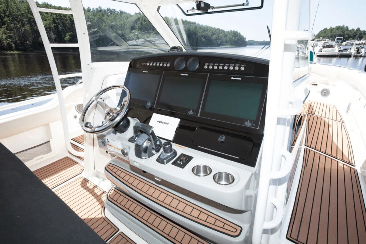 2017 Boston Whaler 42 