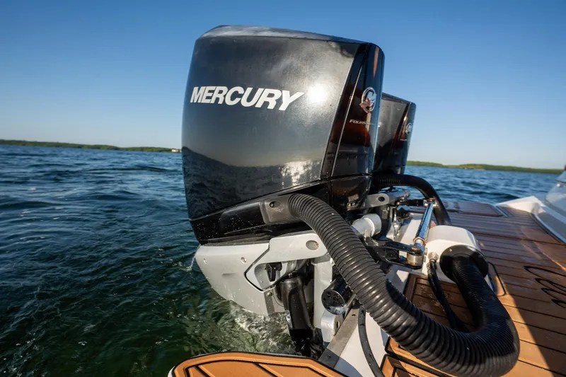 Ceci Yacht Photos Pics 2019 Sea Ray SDX 290 Outboard with Mercury engines on water.