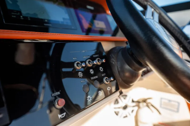 Ceci Yacht Photos Pics 2019 Sea Ray SDX 290 Outboard dashboard with steering wheel and control panel.