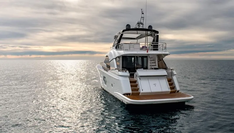  Yacht Photos Pics Manufacturer Provided Image