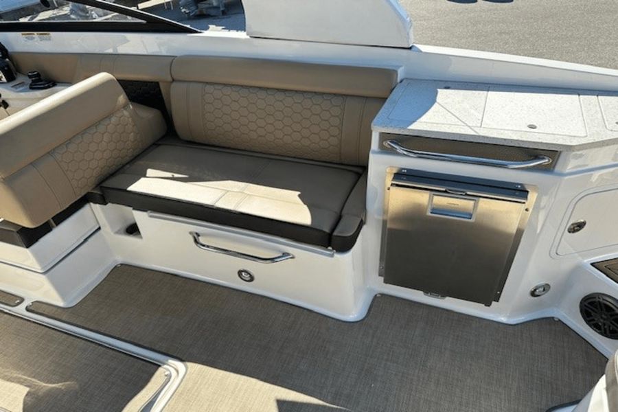 2019 Sea Ray 290 SDX-OB