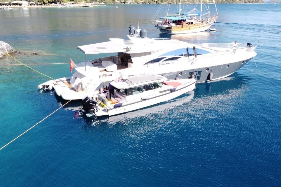 2007 Azimut 88 