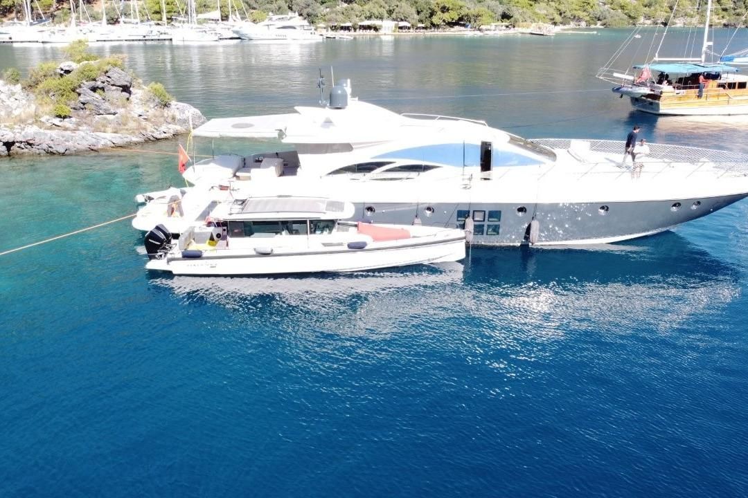 2007 Azimut 88 