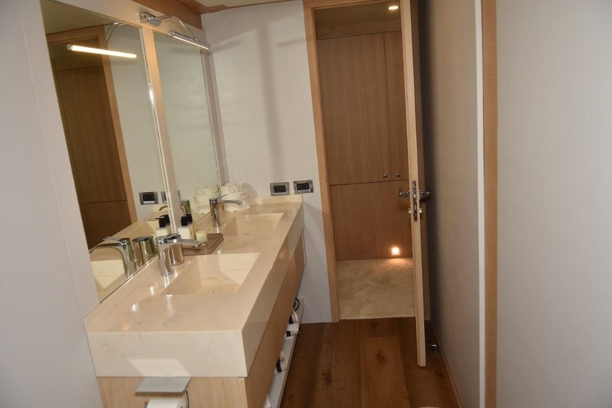 2007 Azimut 88 