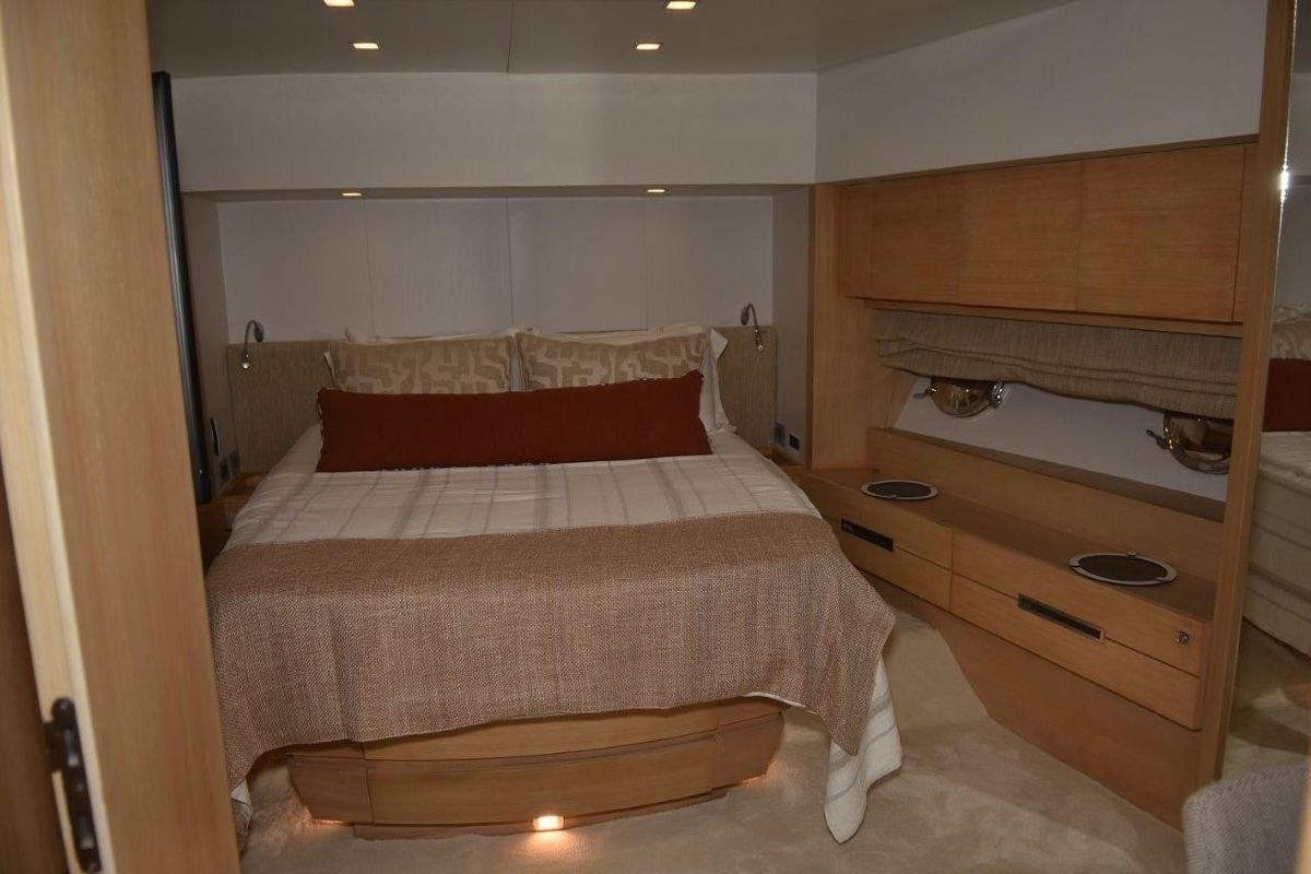 2007 Azimut 88 