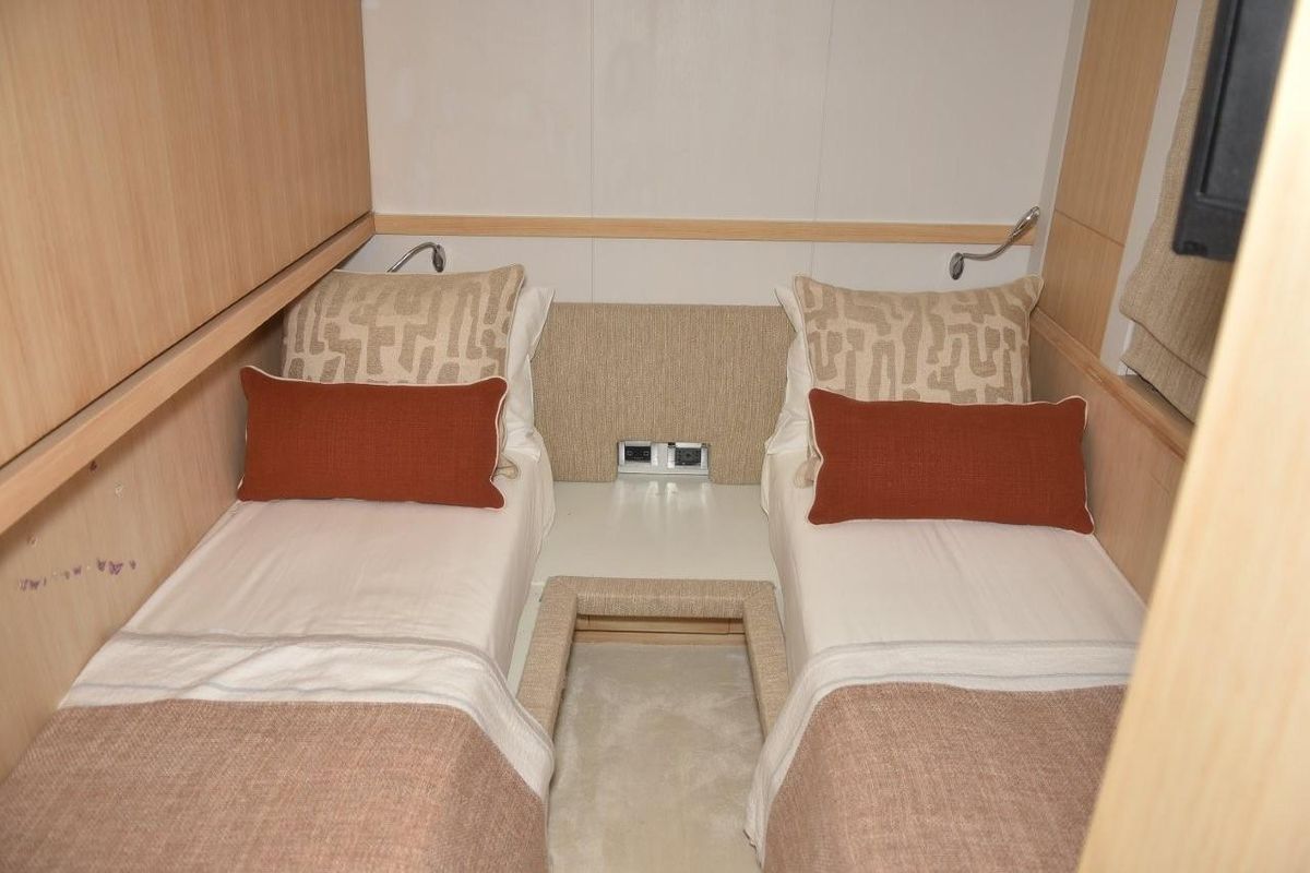 2007 Azimut 88 