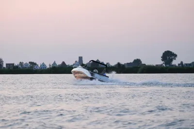 2025 Sea Ray 230 Sun Sport