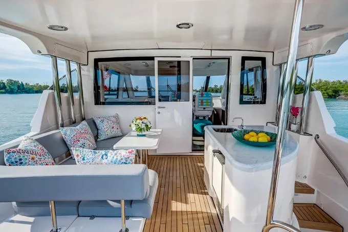 Family Tradition II Yacht Photos Pics Bridge Deck Aft