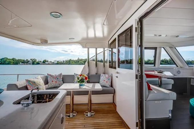 Family Tradition II Yacht Photos Pics Bridge Deck Seating