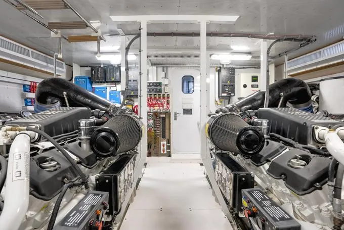 Family Tradition II Yacht Photos Pics Engine Room Looking Aft