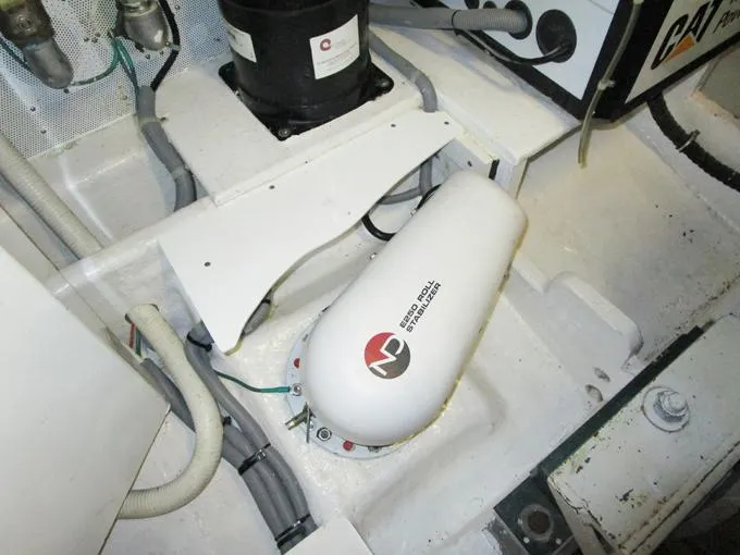 Family Tradition II Yacht Photos Pics Naiad Stabilizer Actuator