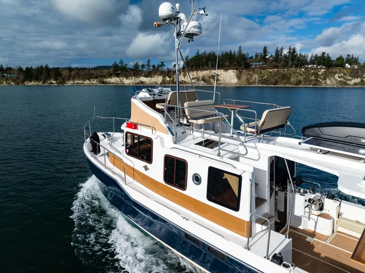 Toujours Yacht Photos Pics 