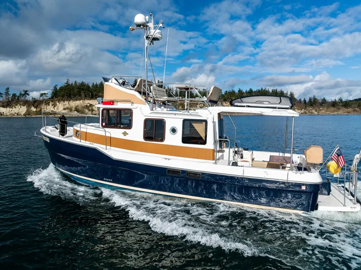 Toujours Yacht Photos Pics 