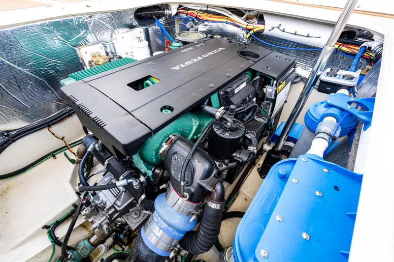 Toujours Yacht Photos Pics Engine compartment of 2021 Ranger Tugs R-31 CB with Volvo Penta engine.