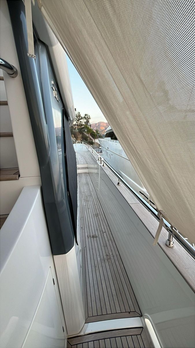 2016 Azimut 68 