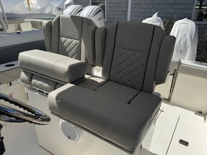  Yacht Photos Pics 2025 Pursuit S 268 boat seats with quilted design and armrests.