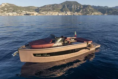 2026 Cranchi A32 Luxury Tender