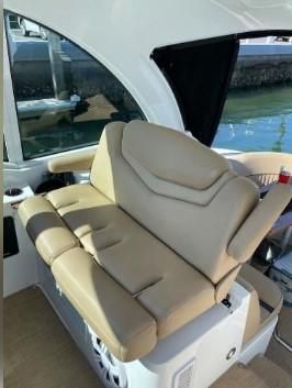 2014-43-cruisers-yachts-430-sport-coupe