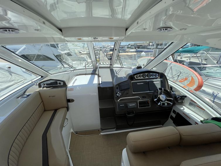 2014-43-cruisers-yachts-430-sport-coupe