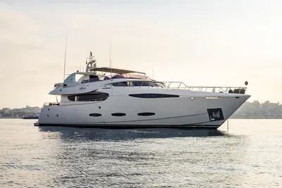 Superyacht Centaurian 115 Notika Nedhsip